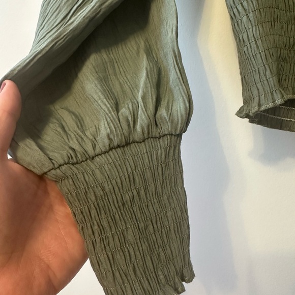 ⛱️ 2/20$ Zara elasticized cropped green blouse small - Picture 6 of 10